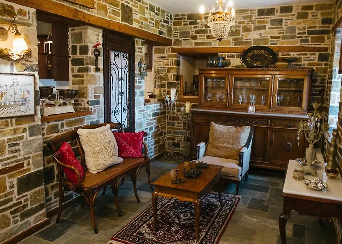 Eudora Full בית הארחה *