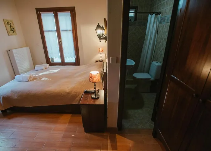 Eudora Full בית הארחה *