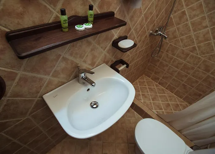 בית הארחה Eudora Full *