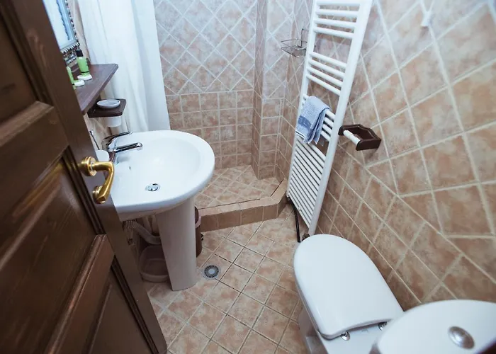 בית הארחה Eudora Full *